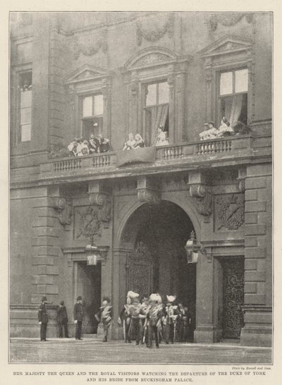 Hennes Majestät Drottningen och de kungliga besökarna tittar på hertigen av Yorks och hans bruds avgång från Buckingham Palace av English Photographer