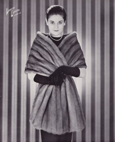 Herbert Duncan Pälsar: Royal Pastel Mink (svartvitt foto) av English Photographer