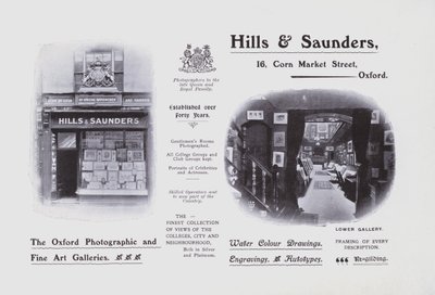 Hills and Saunders (s/v foto) av English Photographer