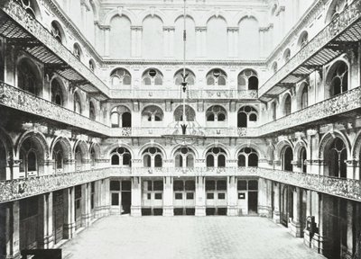 Hop Exchange: East Hall interior, Southwark Street, London, 1890 av English Photographer