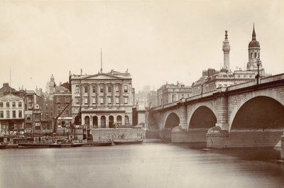 Ironmongers Hall och London Bridge av English Photographer