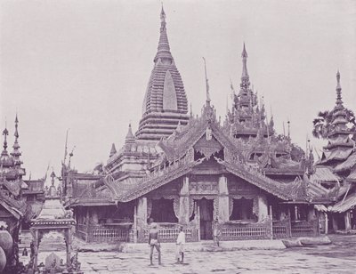 Khawn eller Canopy framför Pagoda, Pagan av English Photographer