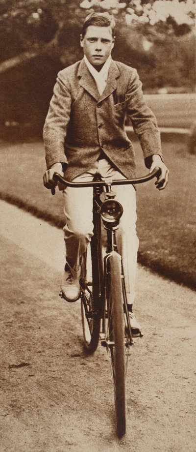 Kung Edward VIII cyklade 1911 av English Photographer