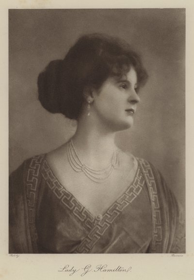 Lady G Hamilton (svartvitt foto) av English Photographer