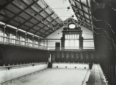 Laurie Grove Bath: det första offentliga simbadet i Deptford, förstaklassbad, 1898 av English Photographer