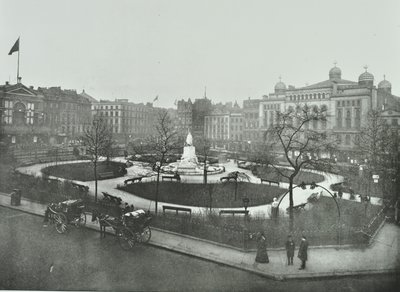 Leicester Square, Westminster LB: se nordost, 1896 av English Photographer