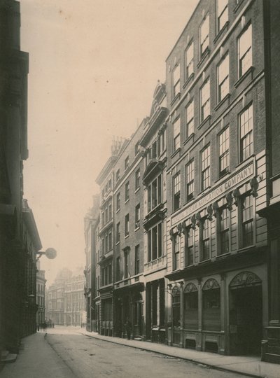 Lombard Street, London; fotografera; daterad juni 1885 av English Photographer