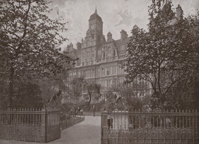 London County Council Education Offices av English Photographer