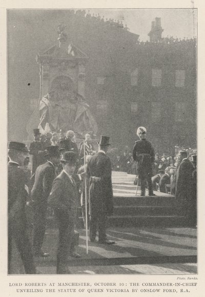 Lord Roberts i Manchester, 10 oktober, överbefälhavaren avtäcker statyn av drottning Victoria av Onslow Ford, RA av English Photographer
