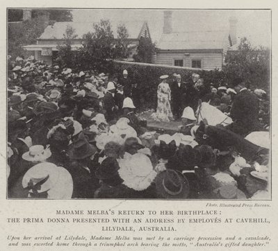 Madame Melbas Återvänd till sin födelseplats, Prima Donna presenteras med en adress av anställda i Cavehill, Lilydale, Australien av English Photographer