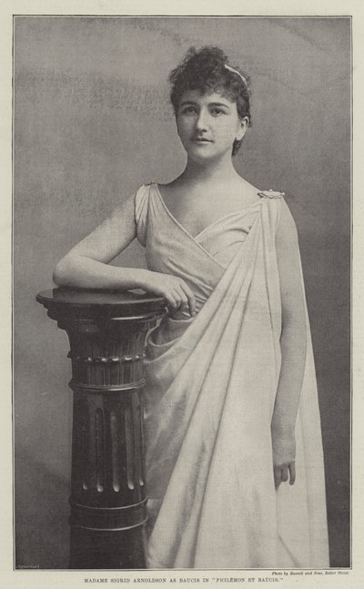 Madame Sigrid Arnoldson som Baucis i Philemon et Baucis av English Photographer