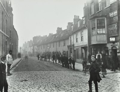 Mill Lane: från Deptford Broadway, London, 1895 av English Photographer