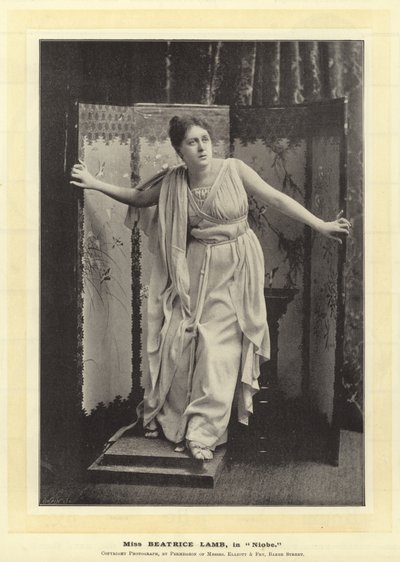 Miss Beatrice Lamb, i Niobe av English Photographer