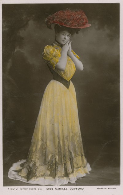 Miss Camille Clifford av English Photographer