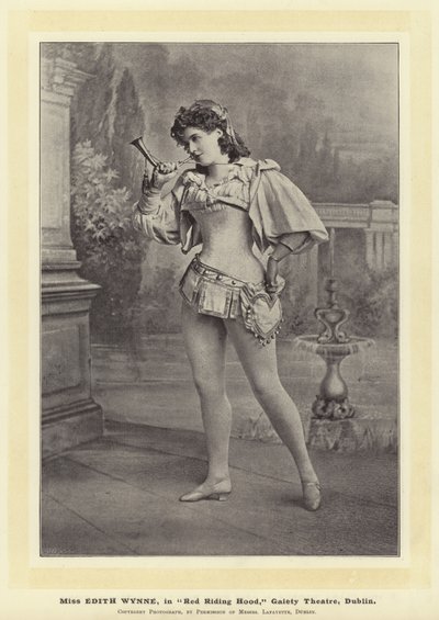 Miss Edith Wynne, i Red Riding Hood, Gaiety Theatre, Dublin av English Photographer