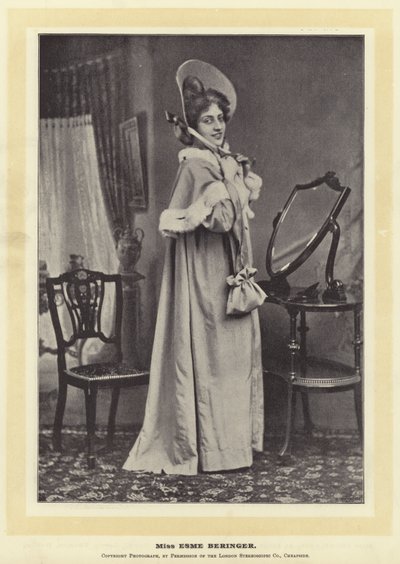 Fröken Esme Beringer av English Photographer