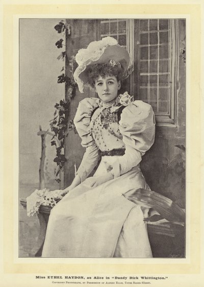 Miss Ethel Haydon, som Alice i Dandy Dick Whittington av English Photographer