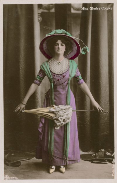 Miss Gladys Cooper av English Photographer