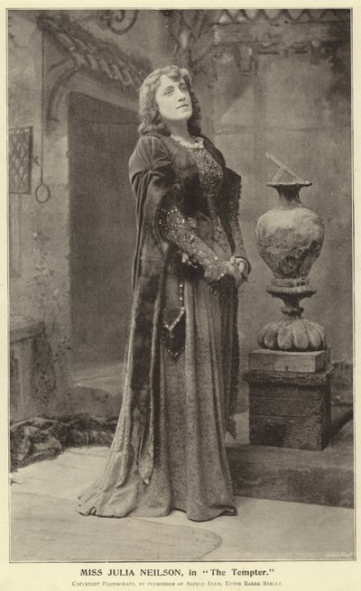 Miss Julia Neilson, i Frestaren av English Photographer