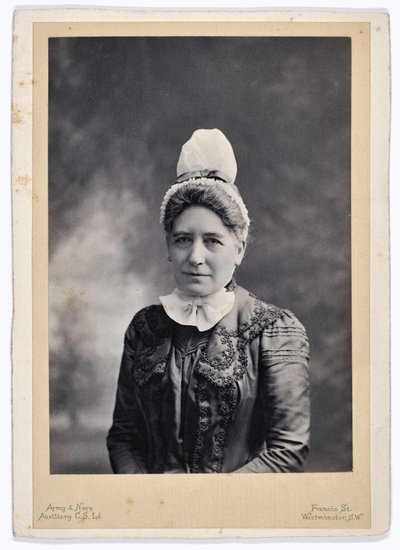 Miss L.M. Gordon, matron, St. Thomass sjukhus av English Photographer