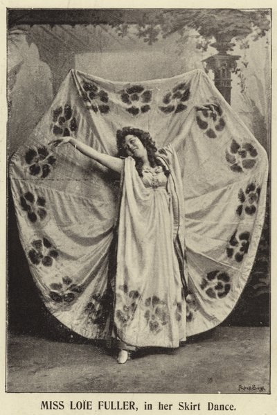 Miss Loie Fuller, i sin kjoldans av English Photographer