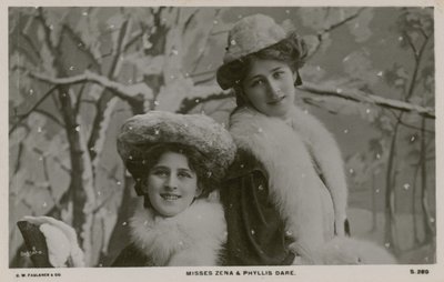 Saknar Zena och Phyllis Dare av English Photographer