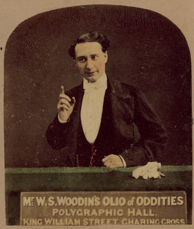 Mr W S Woodins Olio från Oddities av English Photographer