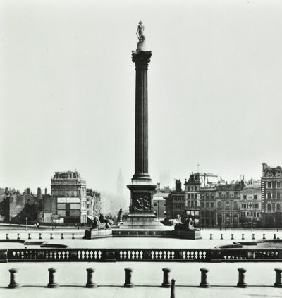 Nelsons Column, Trafalgar Square, Westminster LB: blickar söderut från National Gallery, 1870 av English Photographer