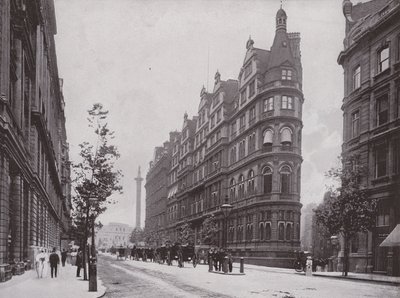 Northumberland Avenue, med Constitutional Club av English Photographer