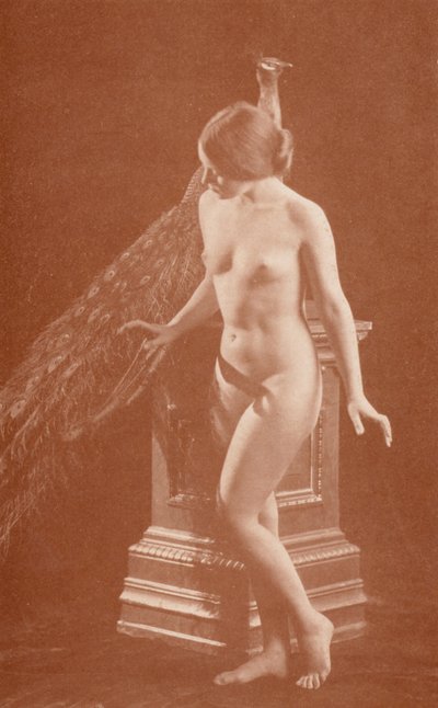 Nudistkonst: The Peacock (svartvitt foto) av English Photographer