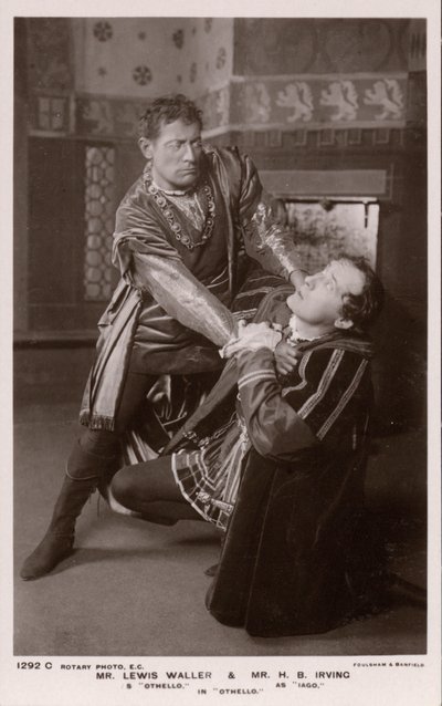 Othello stryper Iago, Lewis Waller och H B Irving (s/v foto) av English Photographer
