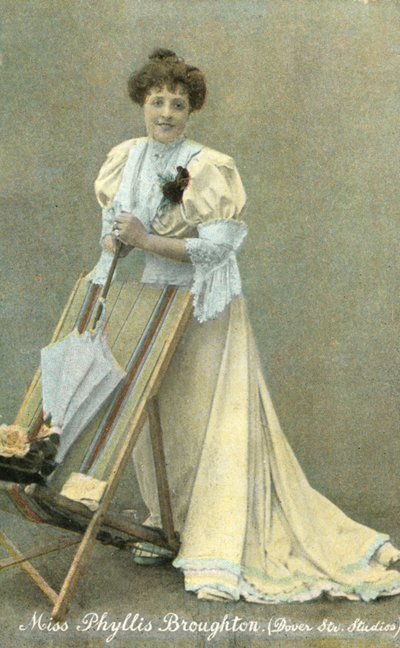 Phyllis Broughton, engelsk teaterskådespelerska (färgfoto) av English Photographer