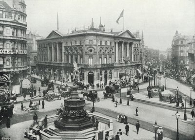 Piccadilly Circus, som visar Shaftesbury Memorial Fountain och London Pavilion (s/v foto) av English Photographer