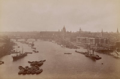 Vykort med utsikt över Themsen av English Photographer