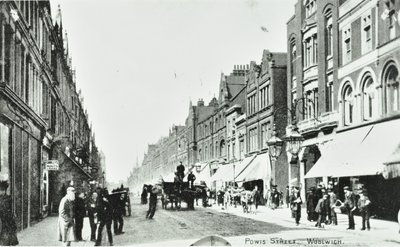 Powis Street, Woolwich: allmän bild, 1890 av English Photographer