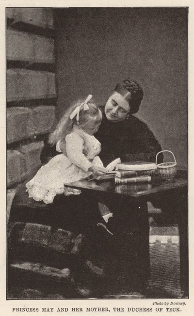 Prinsessan May och hennes mor, hertiginnan av Teck av English Photographer