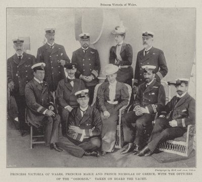 Prinsessan Victoria av Wales, prinsessan Marie och prins Nicholas av Grekland, med officerarna från Osborne, ombord på yachten av English Photographer