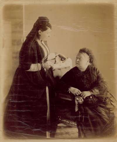 Drottning Victoria, sittande av English Photographer