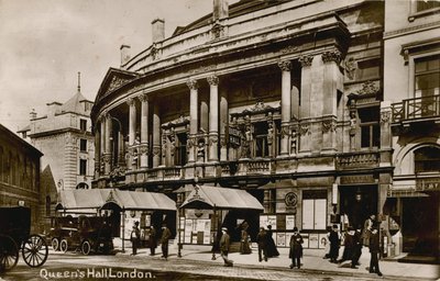 Queens Hall, Langham Place, London maj 1902 av English Photographer