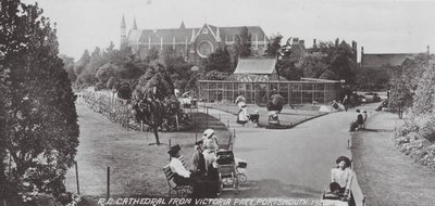 RC Cathedral från Victoria Park, Portsmouth (s/v-foto) av English Photographer