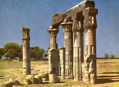 Förstört tempel i Medamut, Egypten av English Photographer