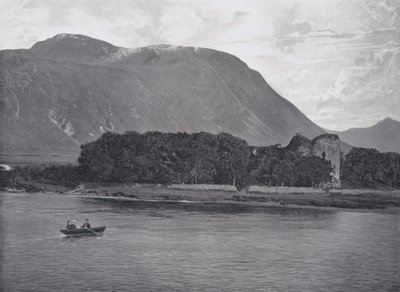 Skottland: Ruins of Inverlochy Castle, Ben Nevis (s/v foto) av English Photographer