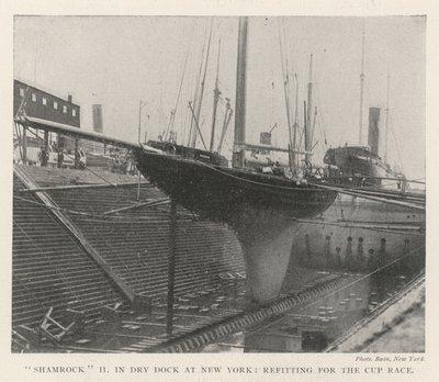 Shamrock II i Dry Dock i New York, rustad inför Cup Race av English Photographer