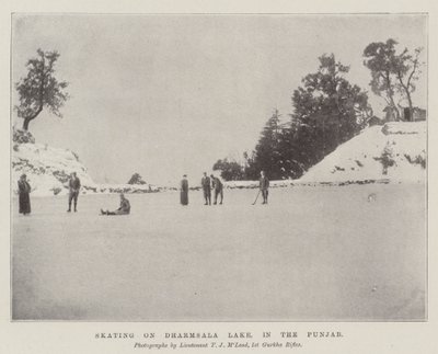 Skridskoåkning på Dharmsala Lake, i Punjaub av English Photographer