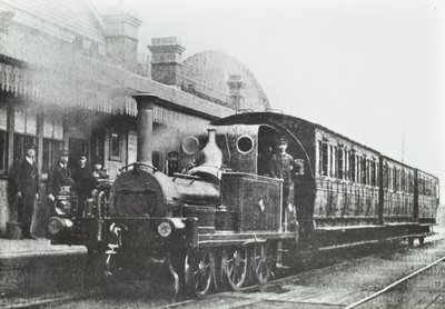 South Dock Station: ett fyrhjulskopplat tanklokomotiv vid stationen, 1880 av English Photographer