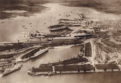 Southampton Docks från luften (svartvitt foto) av English Photographer