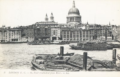 St Pauls Cathedral från Themsen av English Photographer