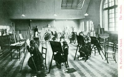 St Pauls Girls School, Studion av English Photographer