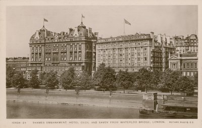 Thames Embankment Hotel Cecil och Savoy från Waterloo Bridge, London av English Photographer