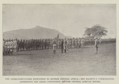 Den anglo-portugisiska expeditionen till brittiska centralafrika, hennes majestäts kommissionär som talar till sikhernas kontingent, brittiska centralafrikanska gevär av English Photographer